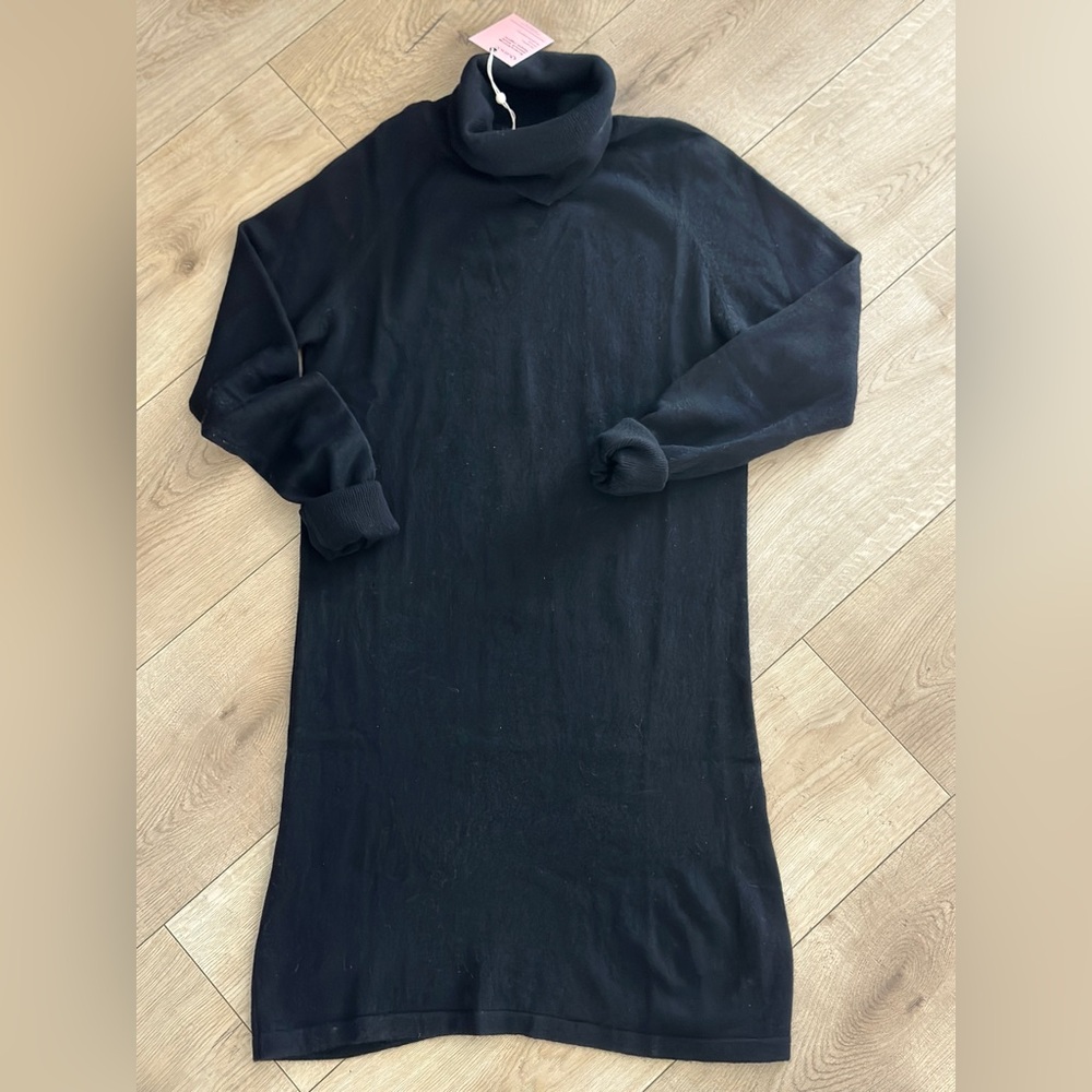 Quince Mongolian Cashmere Turtleneck
Sweater Dress in black size M NEW with tags - Picture 12 of 13